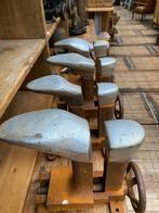 Oude industriele schoenspanners schoenmakers gereedschap, Antiek en Kunst, Antiek | Gereedschap en Instrumenten, Ophalen