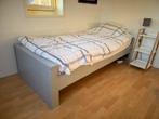 Grijs Houten Bed met Matras - Gratis Afhalen, Huis en Inrichting, Ophalen, Gebruikt, 90 cm, Eenpersoons