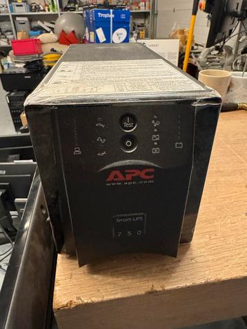 APC Back-UPS 750 - Noodstroom voor PC beschikbaar voor biedingen