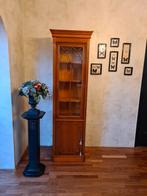 Prachtige (boeken)kast taxus met toogdetail.(vitrine), Ophalen of Verzenden, Zo goed als nieuw, 25 tot 50 cm, 200 cm of meer