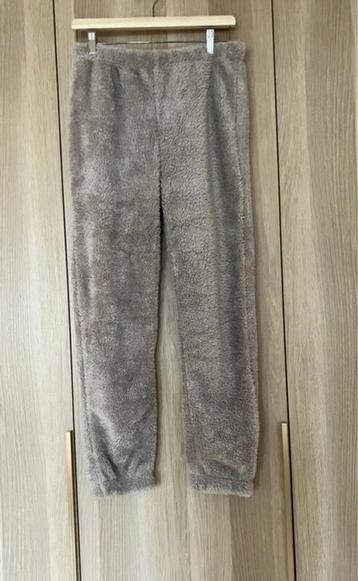 Teddy joggingbroek beige beschikbaar voor biedingen