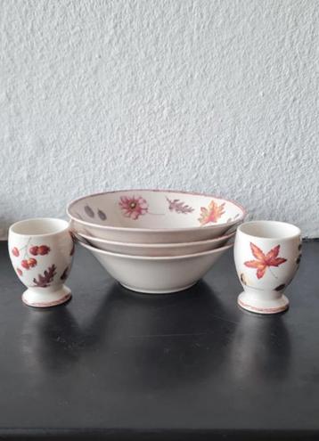 3 Janneke Brinkman schaaltjes + 2x eierdop beschikbaar voor biedingen