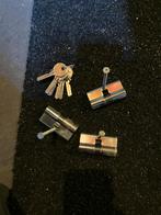 3 gelijksluitende Cilindersloten, Doe-het-zelf en Verbouw, Ophalen, Zo goed als nieuw, Overige materialen, Slot