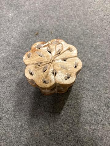 Houten Onderzetters Set beschikbaar voor biedingen