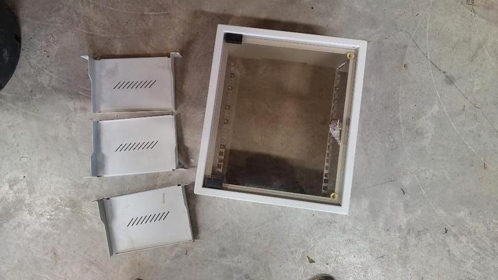 10" netwerk patchkast 6U, Computers en Software, Serverkasten, Gebruikt, Glas, Plaatstaal, Ophalen of Verzenden