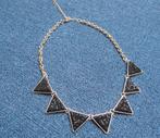 Triangle necklace (The sting), Sieraden, Tassen en Uiterlijk, Ophalen of Verzenden, Nieuw, Zwart, Overige materialen