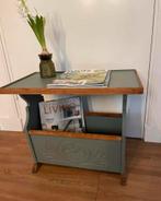 Mooie sidetable krantenbak bijzettafel lectuurbak, Huis en Inrichting, Woonaccessoires | Krantenbakken en Lectuurbakken, Ophalen