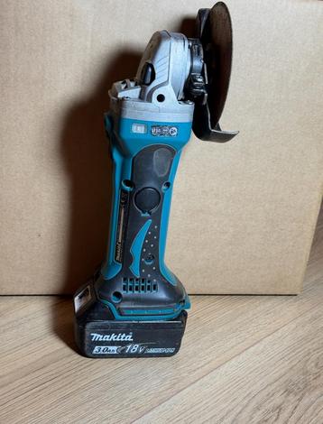 Makita DGA452 18V LXT haakse slijper met 3.0Ah accu beschikbaar voor biedingen