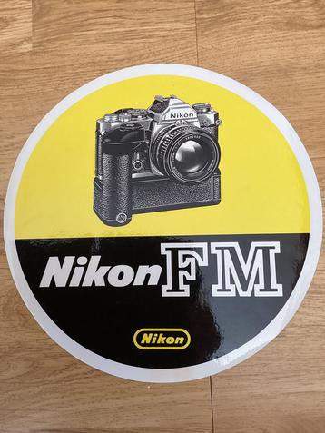 Grote ronde sticker Nikon FM (fotografie/fotocamera) beschikbaar voor biedingen