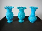 3 x oude opaline blauwe vaasjes, Ophalen of Verzenden