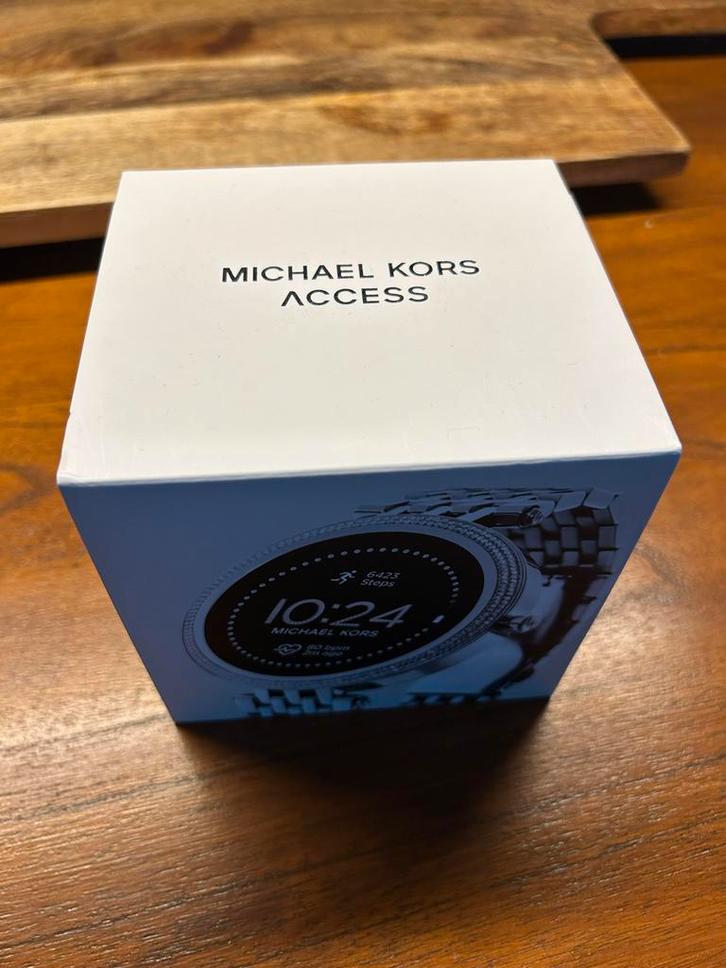 Michael Kors Smartwatch - Zo goed als nieuw!, Sieraden, Tassen en Uiterlijk, Smartwatches, Zo goed als nieuw, Hartslag, Waterdicht
