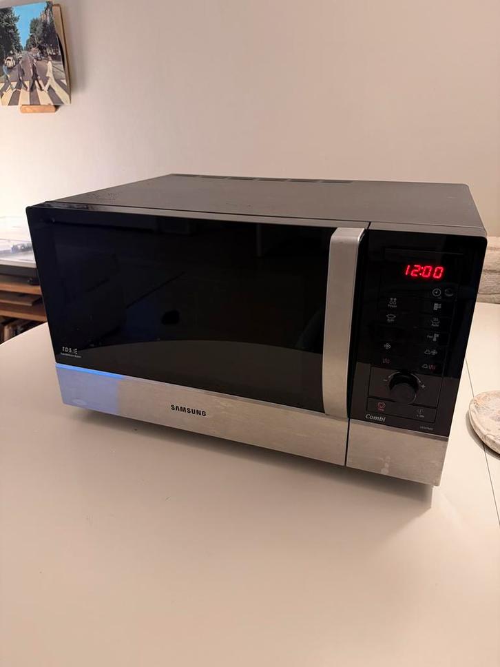Samsung CE107M Combimagnetron - oven, Witgoed en Apparatuur, Magnetrons, Gebruikt, Vrijstaand, Combimagnetron, 45 tot 60 cm, Grill