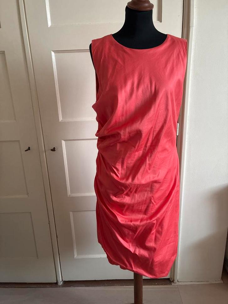 Purdey koraalkleurige jurk van Mark, Kleding | Dames, Jurken, Zo goed als nieuw, Maat 42/44 (L), Overige kleuren, Onder de knie