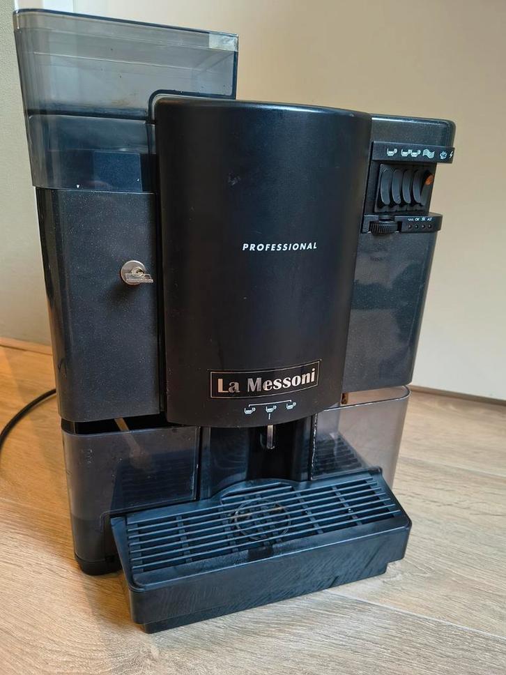 2 opknappers: illy francis francis en La messoni (quickmill), Witgoed en Apparatuur, Koffiezetapparaten, Niet werkend, Espresso apparaat