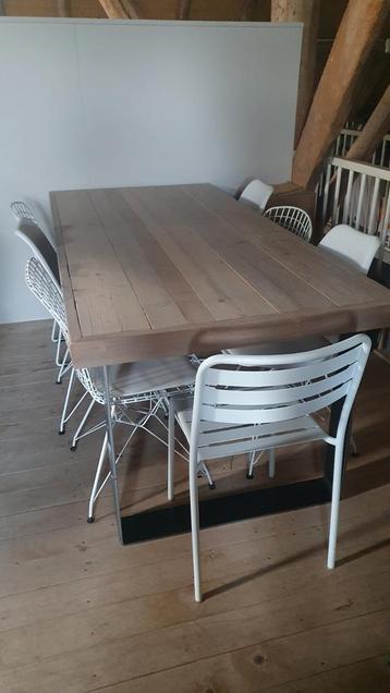 Nieuwe eettafel met stalen onderstel 2.00x 92 cm. beschikbaar voor biedingen