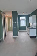 Laminaat leggen/Behangen/Schilderwerk/Lampen Ophangen/Gordij