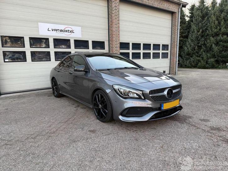 Mercedes-Benz CLA-Klasse 200 AMG-Line Automaat Pano 99815 Km, Auto diversen, Schadeauto's, Mercedes-Benz, Automaat, Benzine, Overige carrosserieën