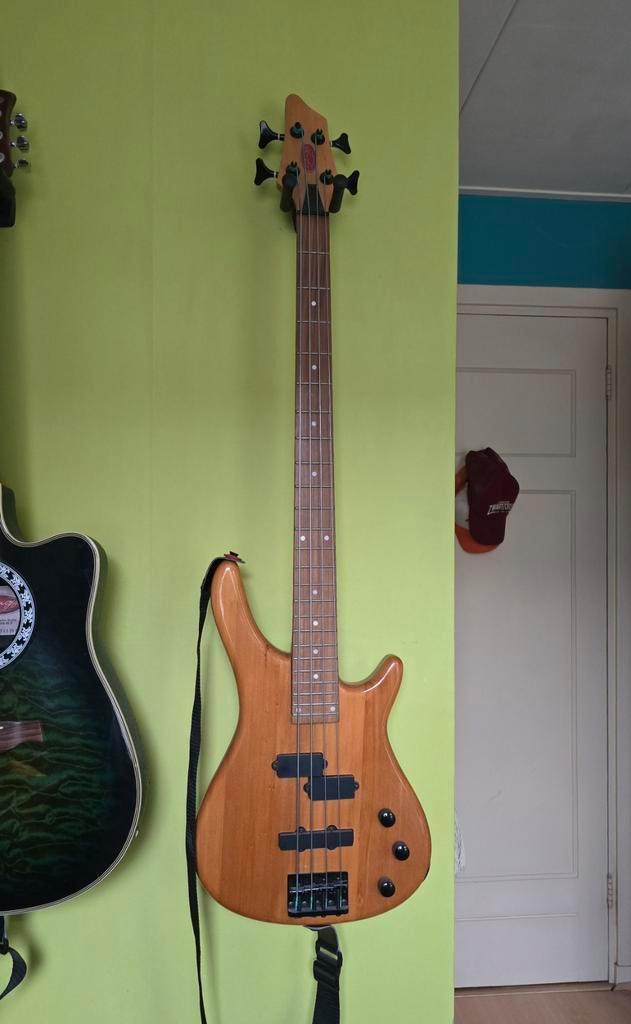 Stagg bc300 ws bassgitaar, Muziek en Instrumenten, Snaarinstrumenten | Gitaren | Bas, Zo goed als nieuw, Elektrisch, Ophalen