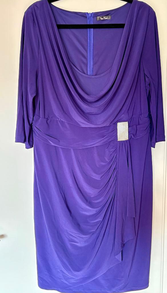 cocktail jurkje als nieuw Vera mont paars mt 44-46, Kleding | Dames, Gelegenheidskleding, Zo goed als nieuw, Cocktailjurk, Maat 42/44 (L)