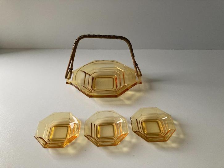 SET glazen art deco presenteerschaaltje + 3 bonbonschaaltjes, Antiek en Kunst, Antiek | Glas en Kristal, Ophalen of Verzenden
