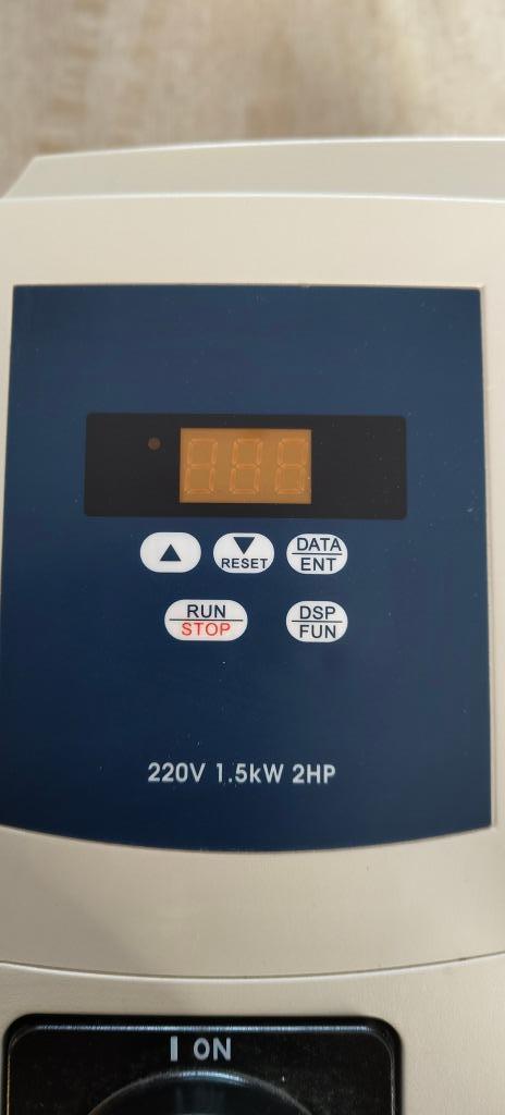 Frequentieomvormer 202-H1FN4S 1.5kW (7.5A), Doe-het-zelf en Verbouw, Motoren, Nieuw, Elektromotor, Ophalen