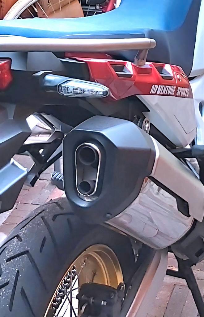 Uitlaat Honda Africa Twin Adventure Sports, Motoren, Onderdelen | Honda, Ophalen
