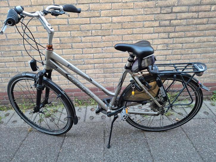Damesfiets Trek T500 Navigator 24 versnellingen incl CATEYE, Fietsen en Brommers, Fietsen | Dames | Sportfietsen en Toerfietsen