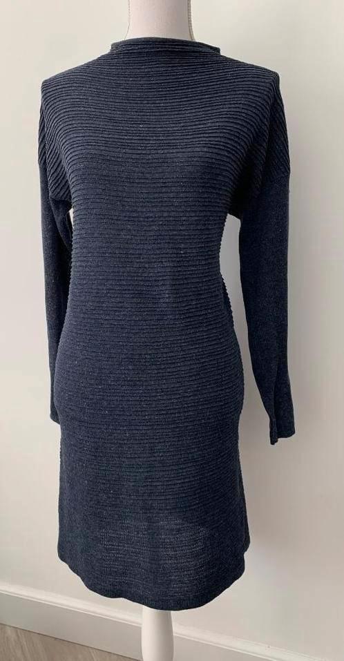 Donker blauwe Yacqueline de Yong rib Jurk maat M!, Kleding | Dames, Jurken, Zo goed als nieuw, Maat 38/40 (M), Blauw, Boven de knie