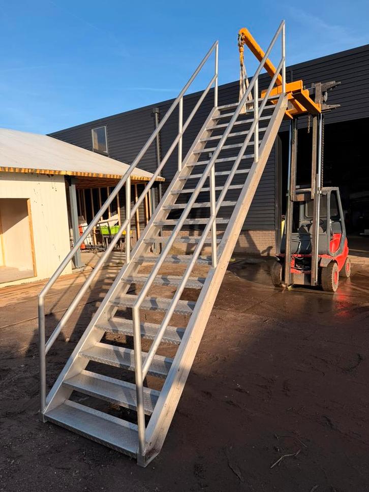 RVS steektrap bordestrap wenteltrap trap trappen, Doe-het-zelf en Verbouw, Ladders en Trappen, Zo goed als nieuw, 2 tot 4 meter