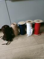 5 grote klossen met breed zigzagband; diverse kleuren, Hobby en Vrije tijd, Ophalen of Verzenden, Zo goed als nieuw, Garen of Naald(en)