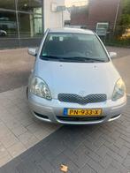 Toyota Yaris 1.0 16V Vvti 5DR 2005 Grijs, Auto's, 4 cilinders, 400 kg, Handgeschakeld, 30 €/maand