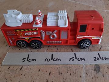 Speelgoedauto 21 cm lang Brandweerauto Rood beschikbaar voor biedingen