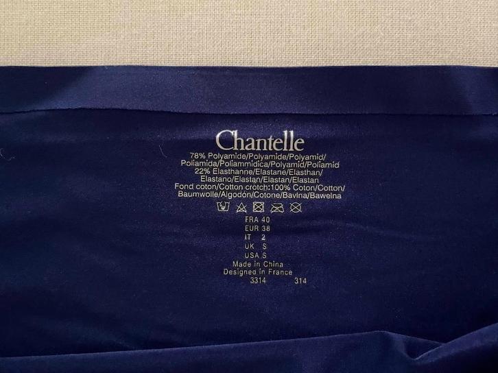 Chantelle, naadloze en onzichtbare slip NIEUW 36/38, Kleding | Dames, Ondergoed en Lingerie, Slip, Blauw, Ophalen