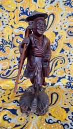 CHINEES GEDETAILLEERD HANDGESNEDEN HARDHOUTEN BEELD (31cm)., Ophalen of Verzenden