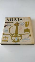 Arms through the ages. William Reid, Ophalen of Verzenden, Zo goed als nieuw, Tweede Wereldoorlog
