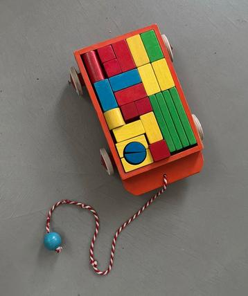 Vintage houten blokkenwagen beschikbaar voor biedingen