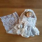 Porceleinen pop in bruids kleding 20cm x 12cm, Ophalen of Verzenden, Zo goed als nieuw, Pop