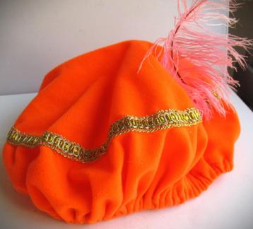 Sinterklaas feest~Pietenmuts~Oranje Muts met veer~Sint beschikbaar voor biedingen