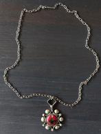 Ketting met hanger rode kern, Gebruikt, Ophalen of Verzenden, Rood, Overige materialen