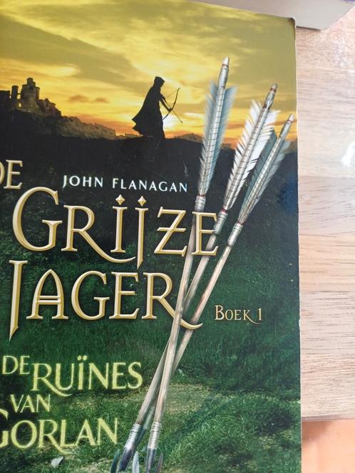John Flanagan - De ruïnes van Gorlan deel 1, Boeken, Kinderboeken | Jeugd | 10 tot 12 jaar, Zo goed als nieuw, Ophalen of Verzenden