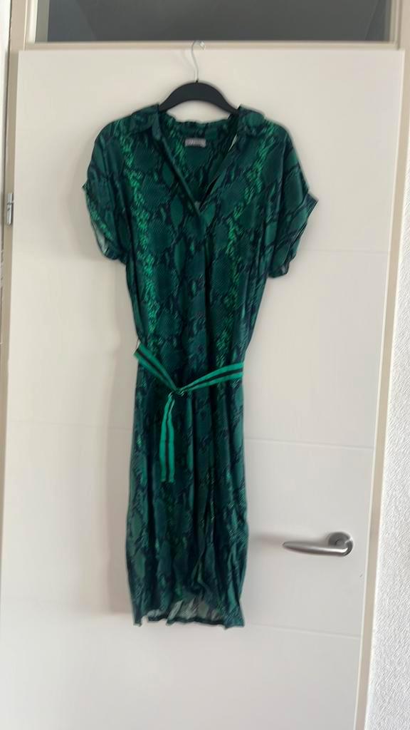 Mooie groene GEISHA doorknoopjurk maat XS 34 1x gedragen, Kleding | Dames, Jurken, Nieuw, Maat 34 (XS) of kleiner, Groen, Onder de knie