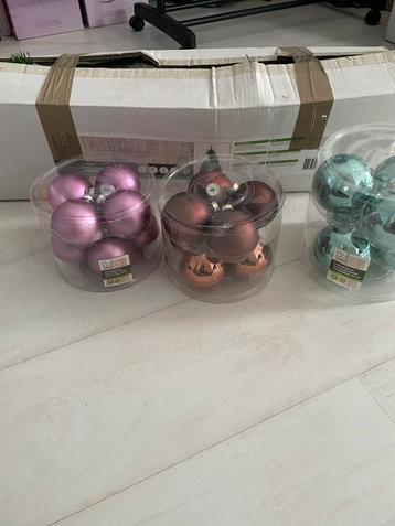 Glazen kerstballen. Intratuin Diverse kleuren beschikbaar voor biedingen