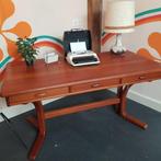 Mid Century Dyrlund teakhouten bureau (Denemarken – ‘60/’70), Huis en Inrichting, Bureaus, Ophalen