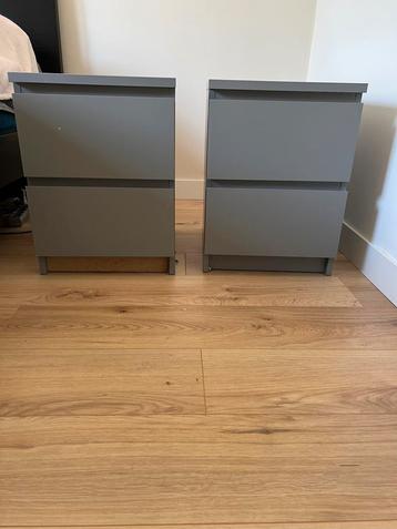 2 Gebruikte Malm nachtkastjes beschikbaar voor biedingen