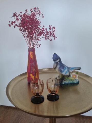 Kleine antieke glaasjes roze met zwart. Superleuk! beschikbaar voor biedingen