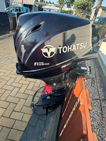 Tohatsu 9.8pk 4 takt bouwj 2022 inc tank KOOPJE € 1300,- beschikbaar voor biedingen