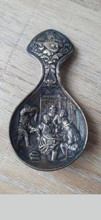 Antiek Van Nelle verzilverd repousse theeschepje €9, Ophalen of Verzenden