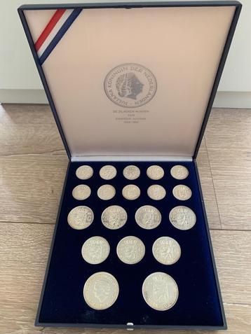 De 19 zilveren munten van koningin Juliana 1948-1980 beschikbaar voor biedingen
