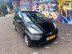 Toyota Aygo 1.0-12V + apk juni 2026 met 230 dkm nap. Bluetoo, Voorwielaandrijving, Stof, 4 stoelen, Origineel Nederlands