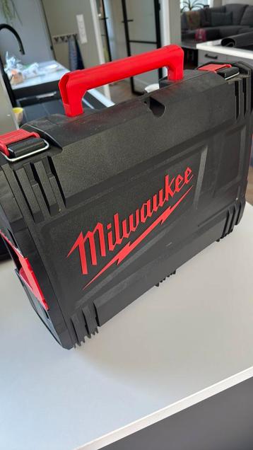 Milwaukee M12 BPS accu polijstset 4,0Ah + 2,0Ah in HD-box beschikbaar voor biedingen